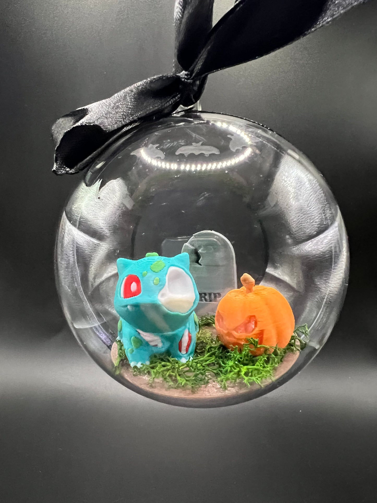 🎃 Pallina Decorativa Halloween - Bulbasaur Skull Edition (Glow in the Dark)