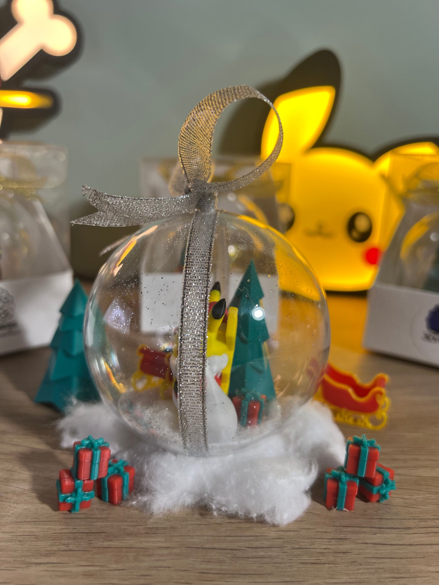Pallina di Natale Pikachu fiocco argento
